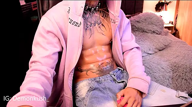 Chat XXX en directo de DemonKush--