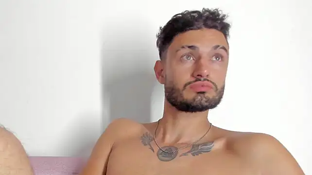 Czat XXX na żywo – King_sexxx69