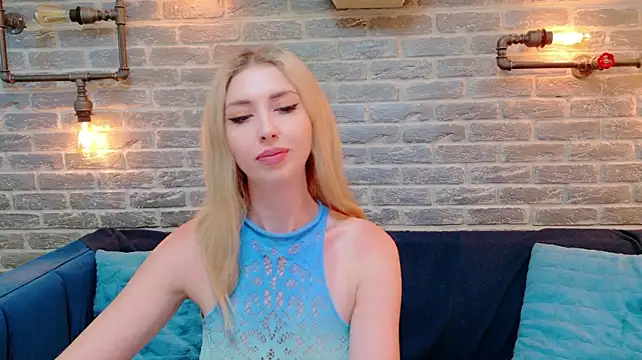 LisaCaprice's Live XXX Chat
