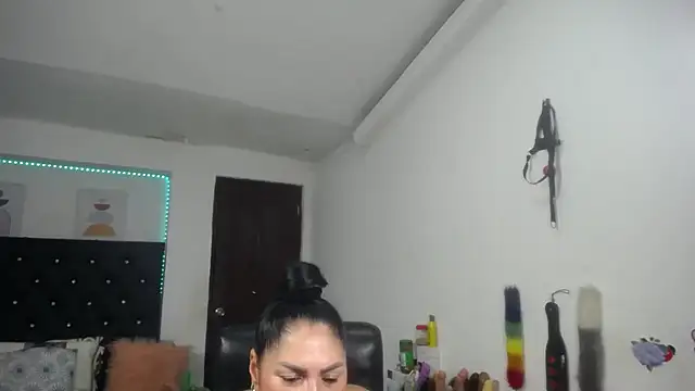 mature_bigboobs10's Live XXX Chat