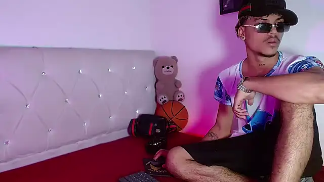 Angel_foxc13 élő XXX-chatje