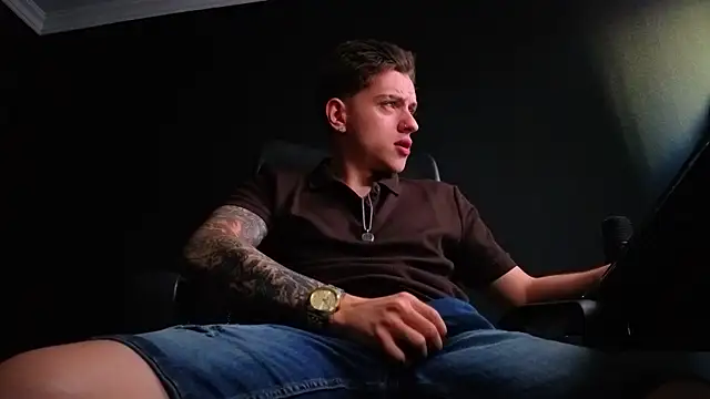 FelixStarkk's Live XXX Chat