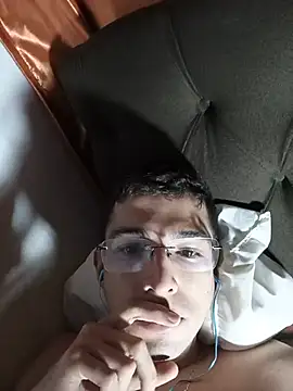 Tchutomn Live XXX chat