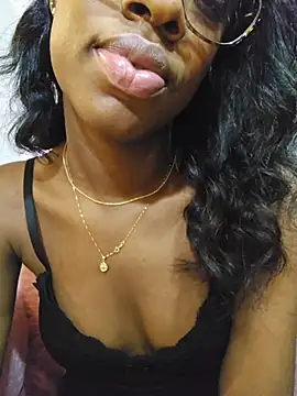 Im_Camila__ – Live XXX-chat