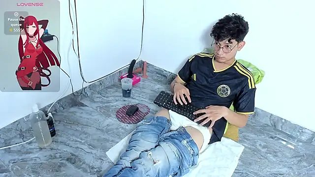 Benjamin_Buster Live XXX-Chat