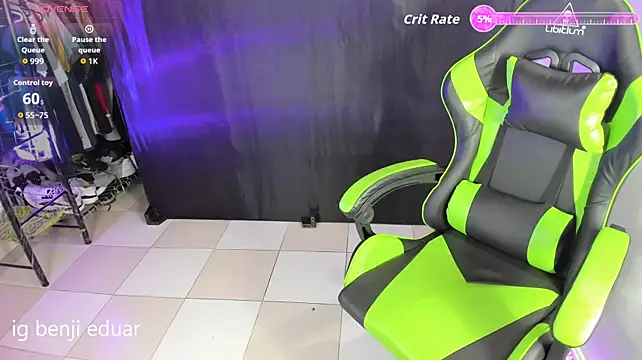 XXX chat uživo modela benji_hoter