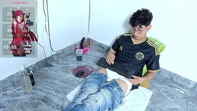 צ'אט XXX בשידור חי של Benjamin_Buster
