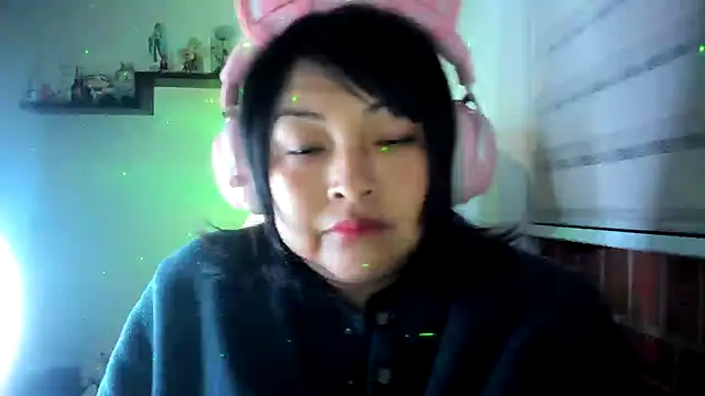 Chat XXX en directo de Shaddycute_