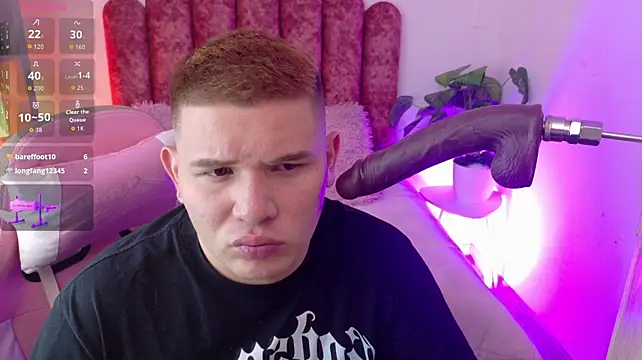 AdrianLust élő XXX-chatje