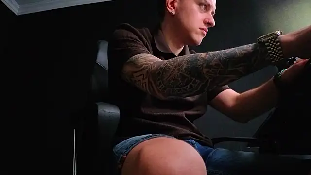 Chat +18 de FelixStarkk ao vivo