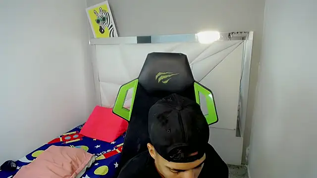 Živý XXX chat RyanFlirty