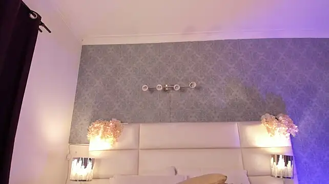 miadecker's Live XXX Chat