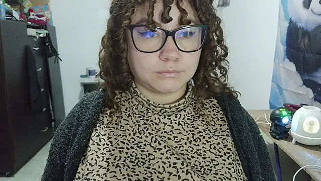 Chat XXX en directo de curly_greeneyed