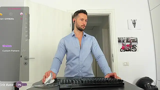 ZackFraser's Live XXX Chat