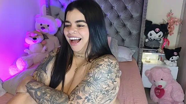 MiahJoness Adlı Modelin Canlı XXX Sohbeti