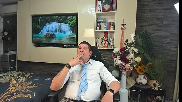 Chat +18 de SpartacusDaddy48 ao vivo