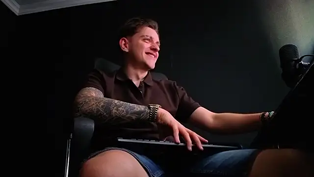 FelixStarkk 라이브 XXX 채팅