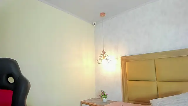 KEIMIRICCI Adlı Modelin Canlı XXX Sohbeti
