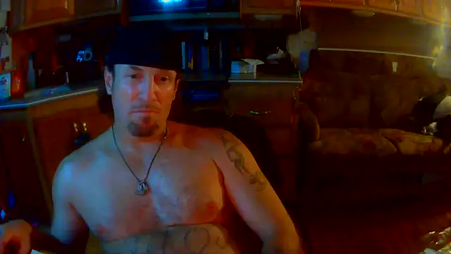 צ'אט XXX בשידור חי של Tattoogonewild
