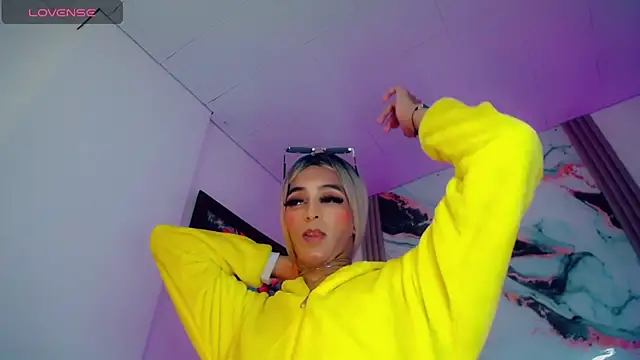 Monserrat_x Live XXX-Chat