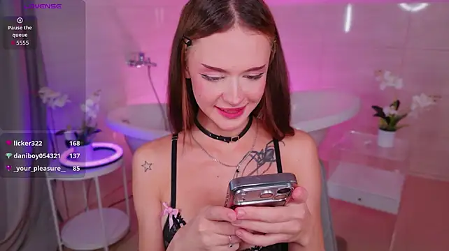 Adetta XXX чат на живо
