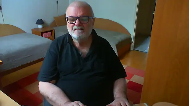 צ'אט XXX בשידור חי של petvarad