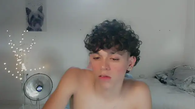 Chatroom XXX en direct de FUNNY_DICK_