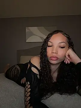 nikkiloveee Live XXX-chat