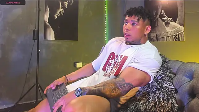 Chatroom XXX en direct de bradley_smith