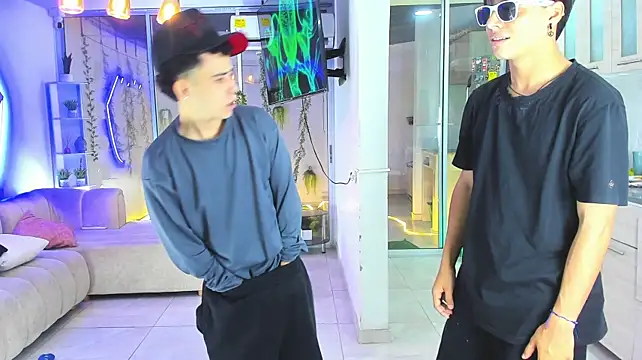 Houseofwarrios Adlı Modelin Canlı XXX Sohbeti