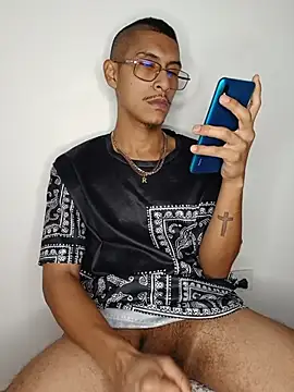 Hard_brown03's Live XXX Chat