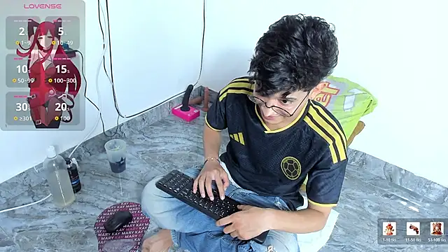 Chat XXX ao vivo de Benjamin_Buster