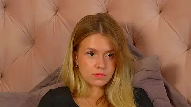 Chat +18 de MilanaBalmain ao vivo