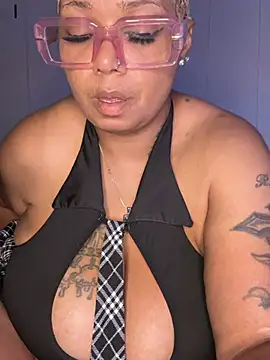 BIGCUMSHOW35 Chat XXX in diretta