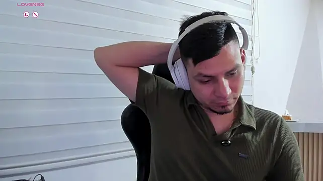 XXX chat uživo modela Rick_Adams