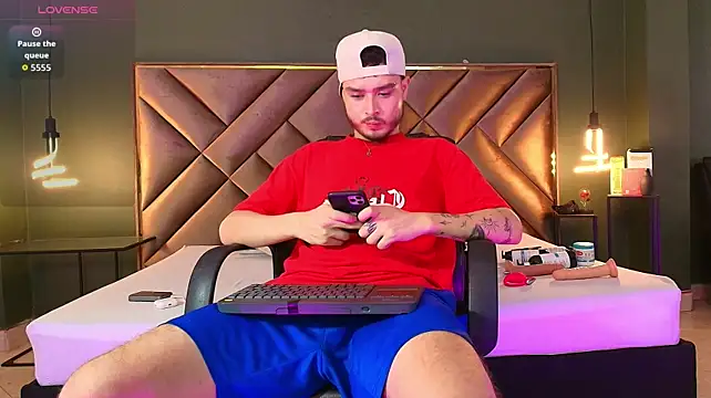 Chat XXX en directo de Salvattore_Muller