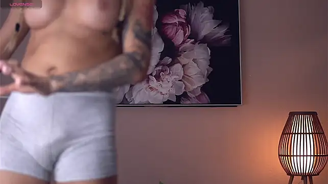 צ'אט XXX בשידור חי של TSGisele