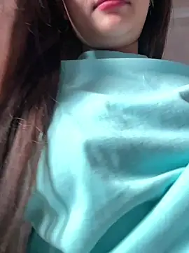 Louvi_ 在線直播表演