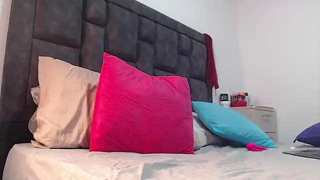 Ari_kanroji Chat XXX in diretta