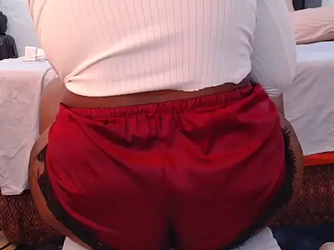 SALTRYHIPS29x Chat XXX in diretta