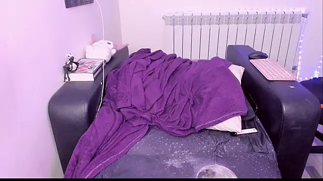 Lyricca XXX чат на живо