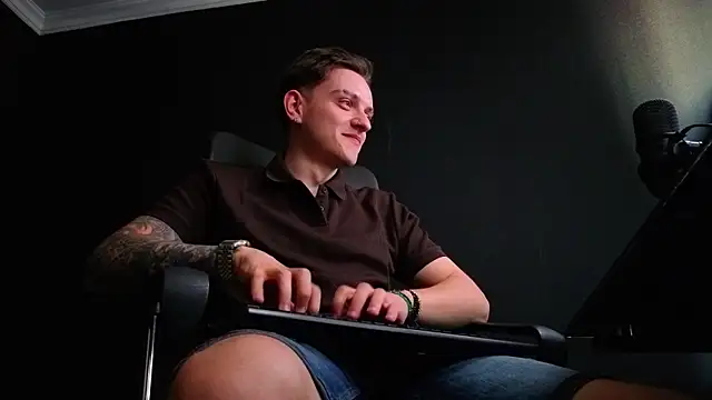 FelixStarkk Live XXX Chat