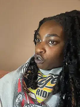PrincessRayari's Live XXX Chat