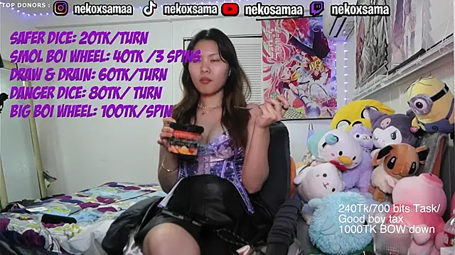 XXX chat uživo modela NekoxSama