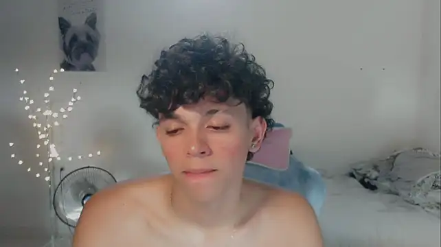Chat XXX en directo de FUNNY_DICK_