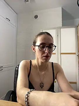 MartiniiSelenna's Live XXX Chat