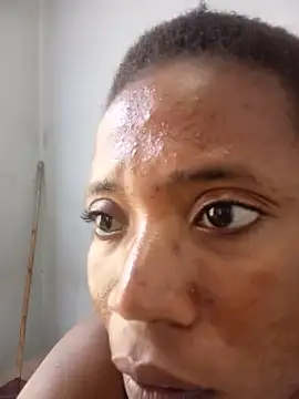 Queen_Diva45's Live XXX Chat