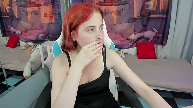KiraElwood's Live XXX Chat