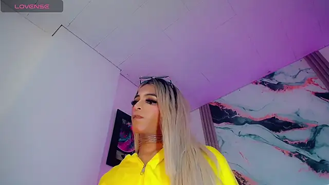 Živý XXX chat Monserrat_x