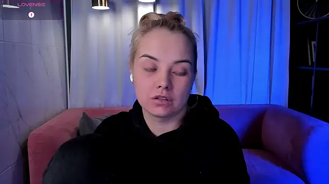 צ'אט XXX בשידור חי של StephanieSweety